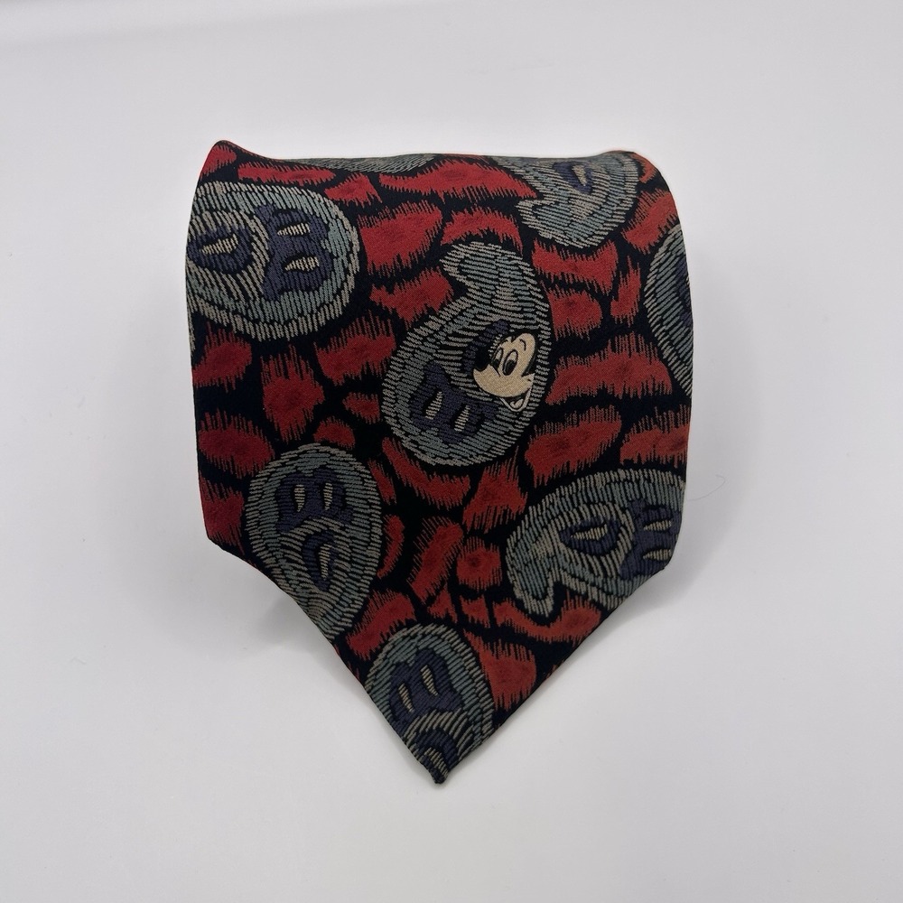 Walt Disney Men's Necktie Mickey Mouse‎ Red Paisley 100% Silk USA 3.5" x 60"